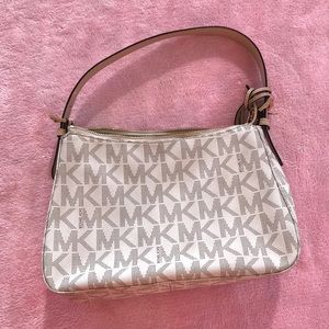 Michael Kors purse. Like brand new.